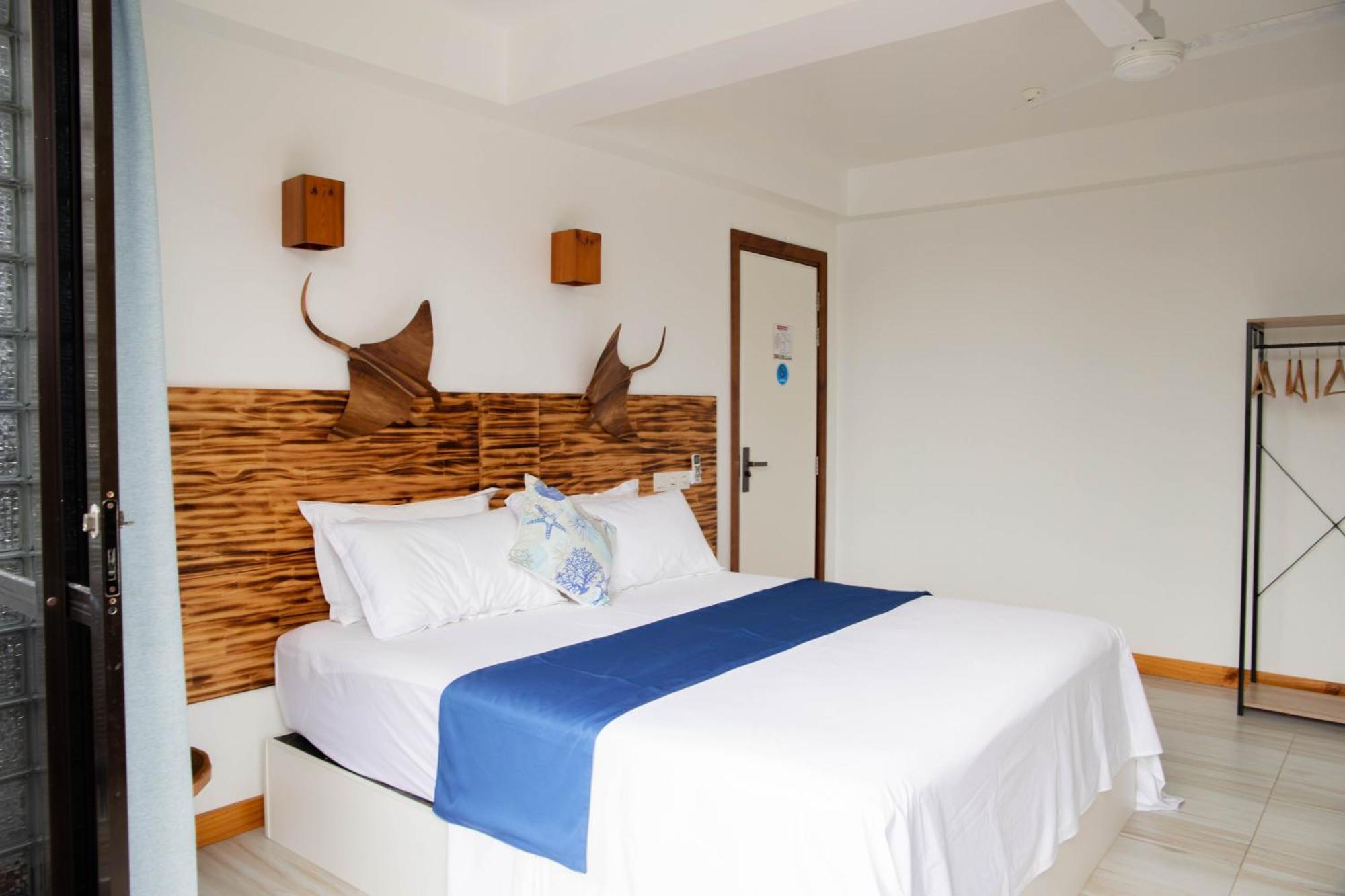 Kudhi Boli Beach House Thulusdhoo Rum bild